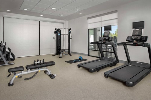 King Studio Suite Near Mavis Tires And Brakes ORL 13 Luxury Bookings