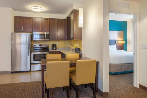 1 Bedroom King Suite Near Park Lake ORL 3 Luxury Bookings