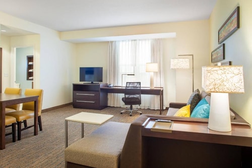 1 Bedroom King Suite Near Park Lake ORL 2 Luxury Bookings