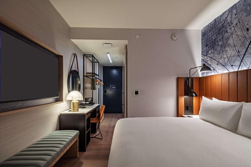 King Room Near Atria Books NYC Luxury Bookings