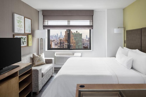 Guest Room Near Yard House NYC Luxury Bookings