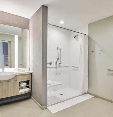 King Suite Near Ivy Garden Learing Center CHI 6 Luxury Bookings