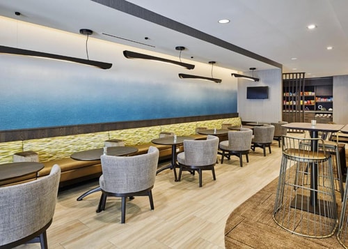 King Suite Near Ivy Garden Learing Center CHI 7 Luxury Bookings