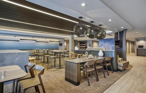 King Suite Near Ivy Garden Learing Center CHI 10 Luxury Bookings