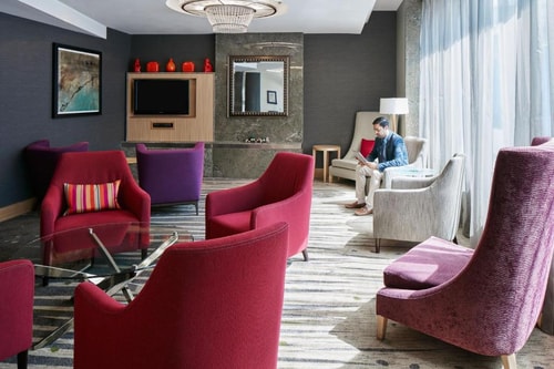 Standard Queen Room Near Dunkin NYC 6 Luxury Bookings