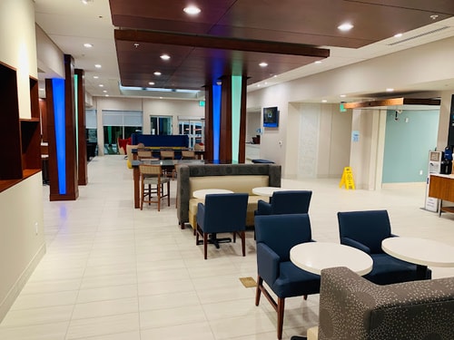 Queen Room Near Ruby Lake Tennis Court ORL 5 Luxury Bookings