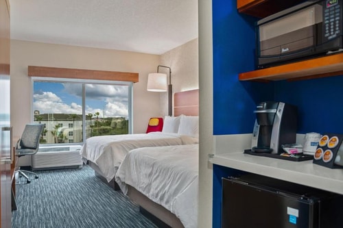 Queen Room Near Ruby Lake Tennis Court ORL 3 Luxury Bookings