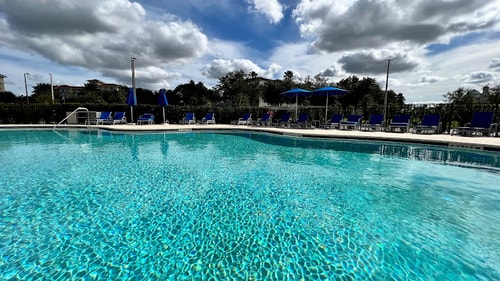 Queen Room Near Ruby Lake Tennis Court ORL 14 Luxury Bookings