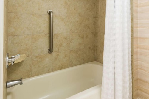 One Bedroom King Suite Near TJ Maxx ORL 4 Luxury Bookings