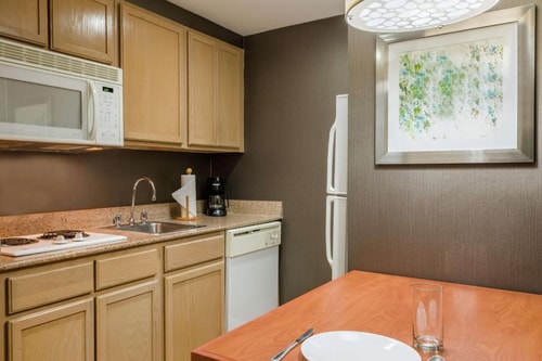 One Bedroom King Suite Near TJ Maxx ORL 2 Luxury Bookings