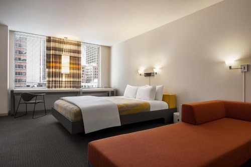 Delphi Suite Near The California Club LA Luxury Bookings