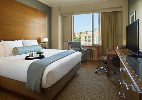 Standard King Near Wasserman Football Center LA Luxury Bookings