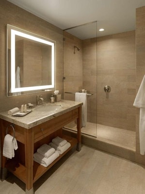 Standard King Near Wasserman Football Center LA 3 Luxury Bookings