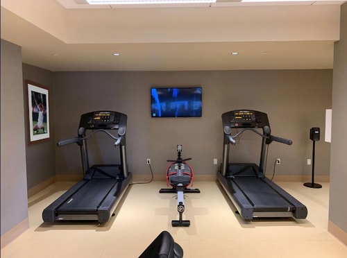 Standard King Near Wasserman Football Center LA 14 Luxury Bookings