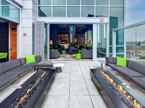 King Room Near National Teachers Academy CHI 9 Luxury Bookings