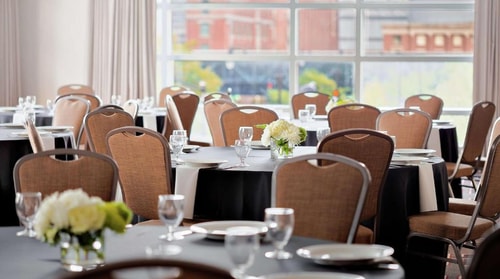 King Room Near National Teachers Academy CHI 6 Luxury Bookings