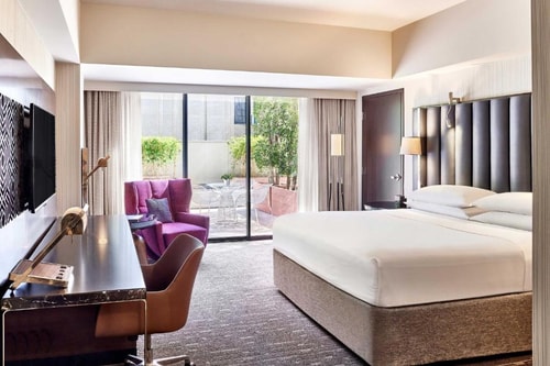 Guest room Near 7th Street Metro Center LA Luxury Bookings