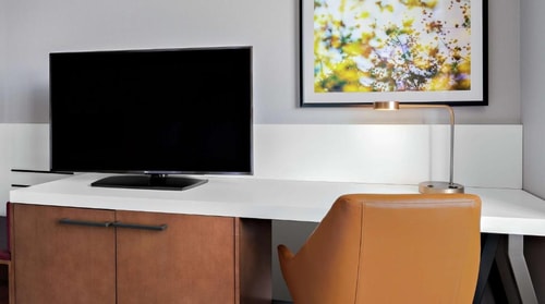 King Room Near National Teachers Academy CHI 2 Luxury Bookings