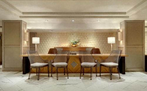 Deluxe King Room Near John Reed Fitness LA 5 Luxury Bookings