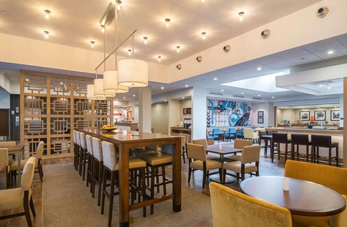 Executive King Room NearTobey Prinz Beach Park CHI 9 Luxury Bookings