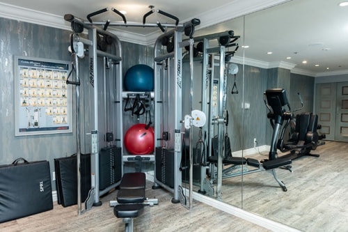 Deluxe King Room Near John Reed Fitness LA 13 Luxury Bookings