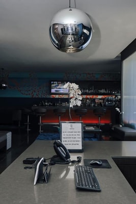 Queen Room Near Reeves Park LA 9 Luxury Bookings