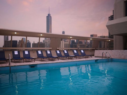 King Suite Near Moody Bible Institute CHI 13 Luxury Bookings