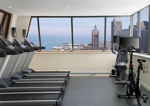 King Suite Near Moody Bible Institute CHI 12 Luxury Bookings