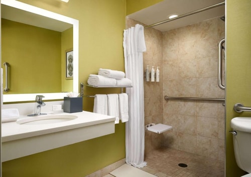 King Suite Near Moody Bible Institute CHI 7 Luxury Bookings