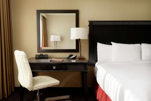 Standard King Room Near Little Tokyo Library LA 1 Luxury Bookings