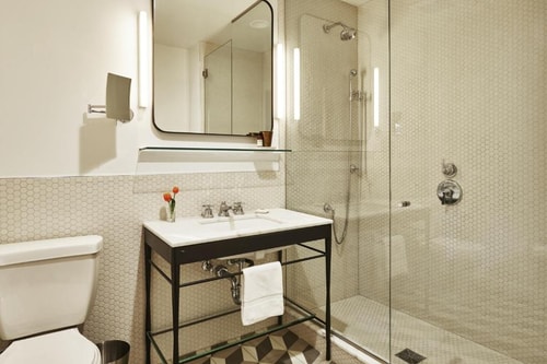 King Studio Near Hollywood Bus Tours LA 4 Luxury Bookings