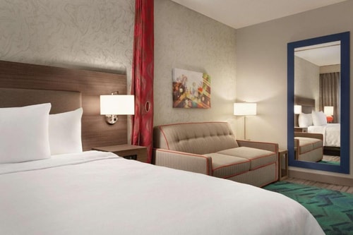 King Studio Suite Near Moody Bible Institute CHI 1 Luxury Bookings