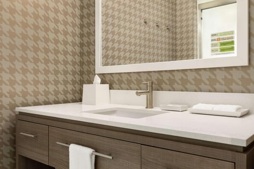 King Studio Suite Near Moody Bible Institute CHI 8 Luxury Bookings