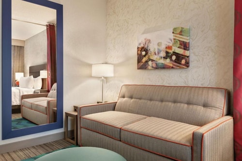 King Studio Suite Near Moody Bible Institute CHI 3 Luxury Bookings