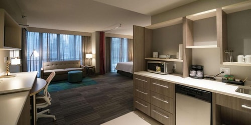 King Studio Suite Near Moody Bible Institute CHI 4 Luxury Bookings
