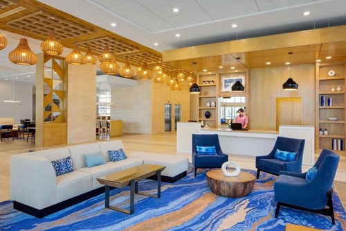 Studio Suite Near Guess Factory ORL 7 Luxury Bookings