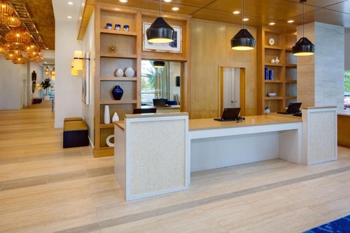 Studio Suite Near Guess Factory ORL 10 Luxury Bookings