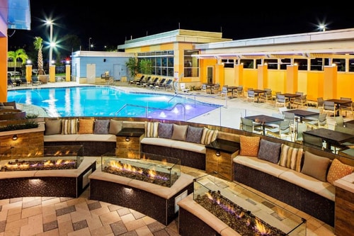 Studio Suite Near Guess Factory ORL 13 Luxury Bookings