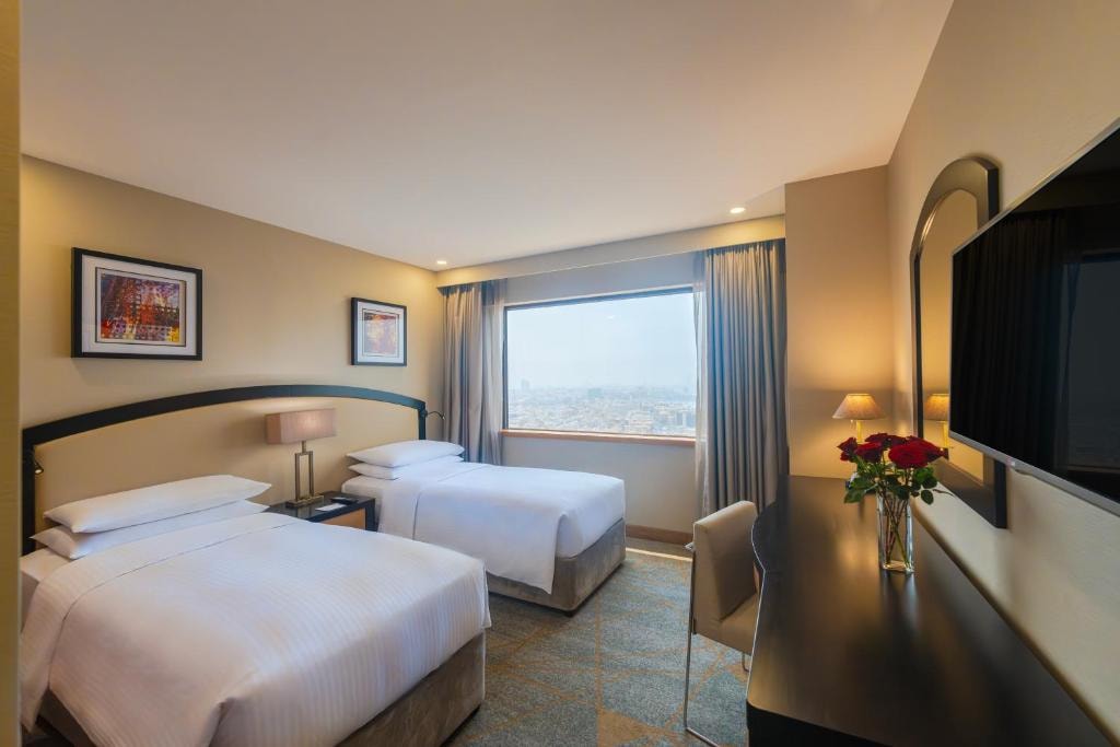 Three Bedroom Apartment Near Gold Souk Luxury Bookings