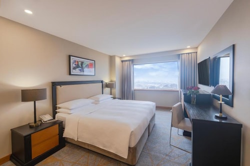 Three Bedroom Apartment Near Gold Souk 2 Luxury Bookings