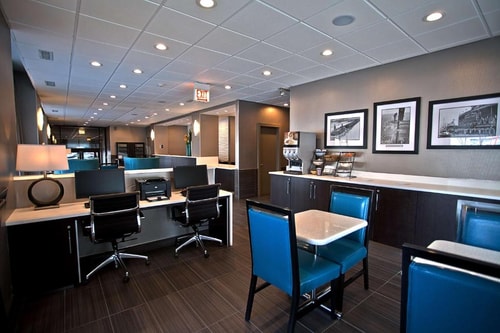 King Room Near East Bank Club CHI 5 Luxury Bookings