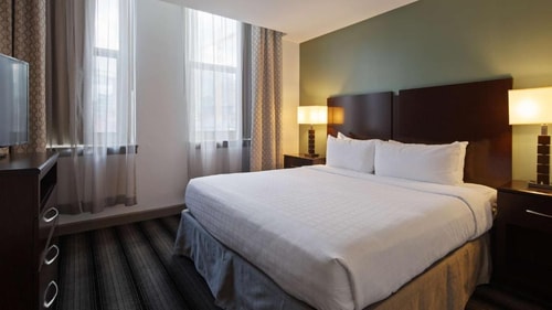 King Room Near East Bank Club CHI 1 Luxury Bookings