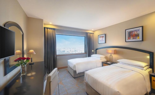 4 Bedroom Apartment Near Gold Souk 2 Luxury Bookings