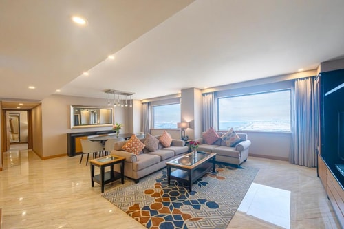 4 Bedroom Apartment Near Gold Souk 3 Luxury Bookings