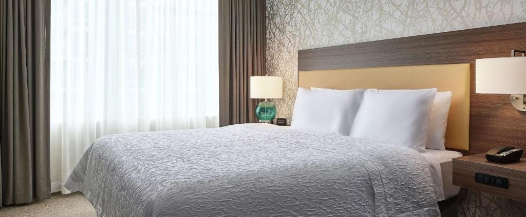 King Studio Suite Near Insight Hospital CHI Luxury Bookings