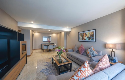 2 Bedroom Apartment Near Gold Souk Metro Station 3 Luxury Bookings