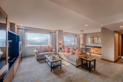 One Bedroom Apartment Near Gold Souk 2 Luxury Bookings