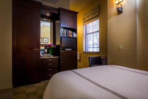 Petite Room Near Bryant Park NYC 3 Luxury Bookings