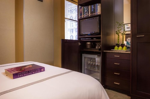 Petite Room Near Bryant Park NYC 5 Luxury Bookings