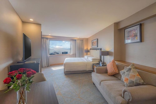 Studio Apartment Near Gold Souk Metro 1 Luxury Bookings